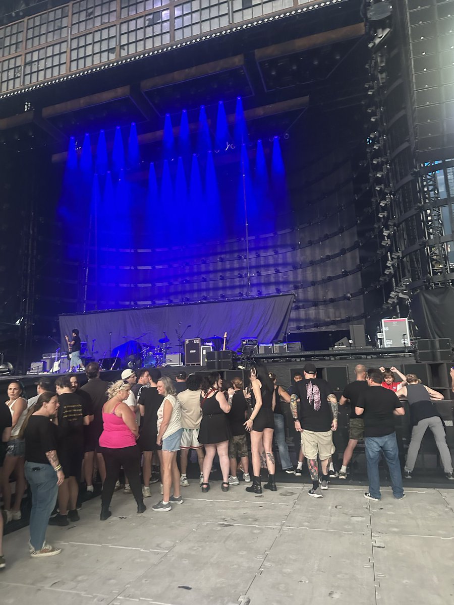 rebelsamethyst's tweet photo. @cordisnocte / MY FUCCKING VIEW BRO
IM GOING INSANE https://t.co/LflNfcR1SQ
