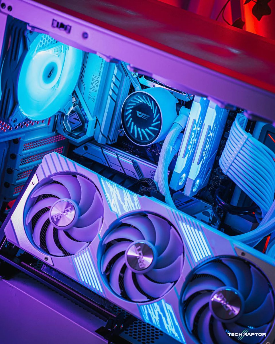 GeILMemory's tweet photo. Lights on or lights off?
This PC build has a completely different vibe in each mode. Which one do you prefer?
📸 by:@tech_raptor
#DDR5 #PCenthusiasts #prosumer #tech #RAM #intel #Memory #RGB #RGBMemory #gamerlife #computer #battlestation #pcbuild #pcgamer https://t.co/yaGFAPOh73