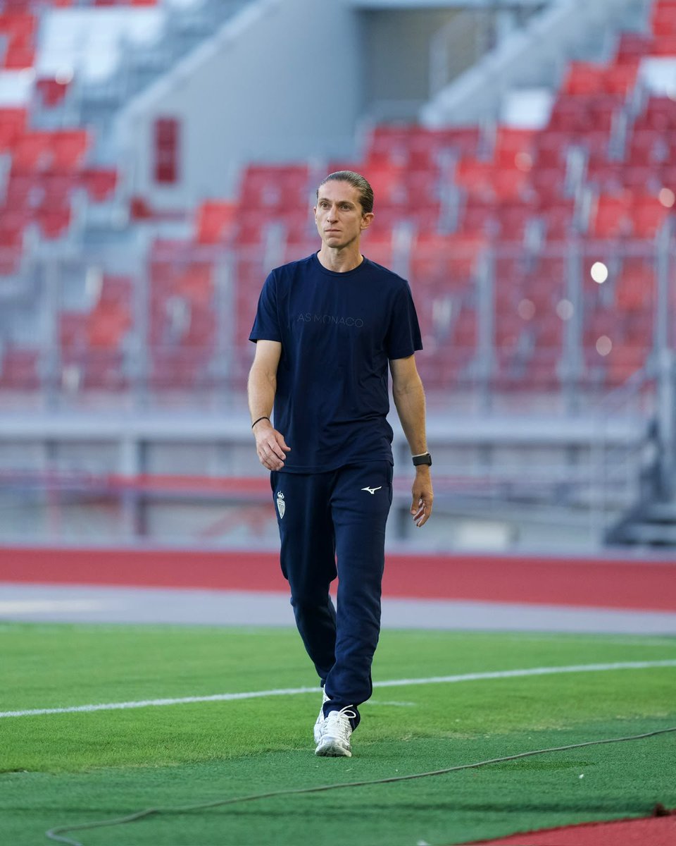 AS_Monaco_ES's tweet photo. 💬 𝐅𝐢𝐥𝐢𝐩𝐞 𝐋𝐮𝐢́𝐬 sobre la lesión de 𝐂𝐡𝐫𝐢𝐬𝐭𝐚𝐧𝐭𝐮𝐬 𝐔𝐜𝐡𝐞:

"Lamento mucho lo de Christantus Uche. Nunca queremos ver este tipo de cosas en un campo de juego. Le deseo una pronta recuperación y espero que pueda volver lo antes posible" https://t.co/BilzxzWBn3