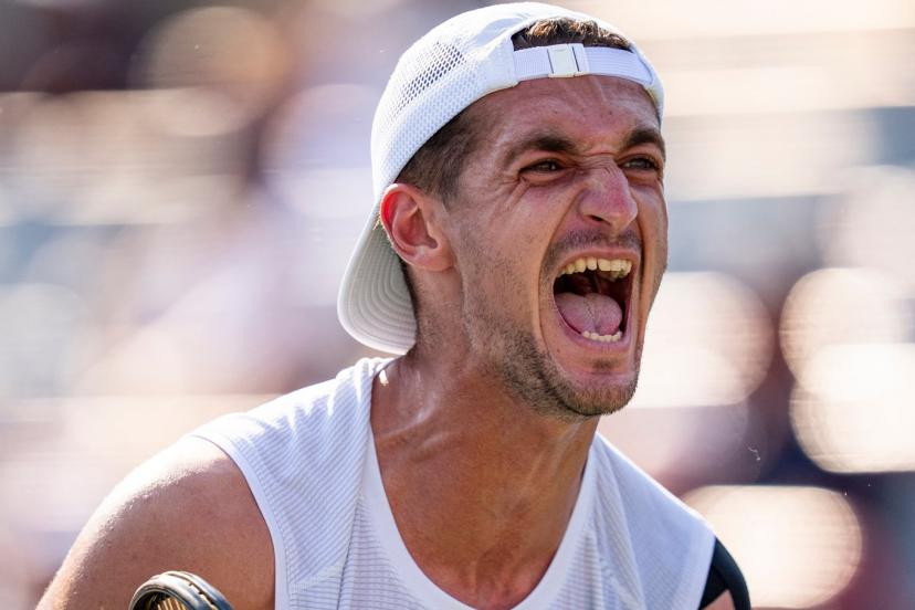 MatchPointEdge's tweet photo. 🇨🇦 ATP Montreal
🇫🇷 Terence Atmane ML @ 3.00 (1u)

To see the discrepancy in the odds between Atmane and Jakub Mensik seems a little crazy. If they remain this at CLV, I'd be gobsmacked.

Mensik has won ATP events, including Miami last year, so we know he is more than capable of doing damage. The main problem is his recent form, which is very in and out.

Atmane won for us against Khachanov in the previous round as an underdog, and I think he has to be played again.

He is playing very well at the minute, and his game looks well suited to these courts. If Mensik is dropping sets to Fearnley and dropped a set to ATP 383rd-ranked Trevor Svadja, there's no way Atmane should be at 3.00 odds.

#Gambling