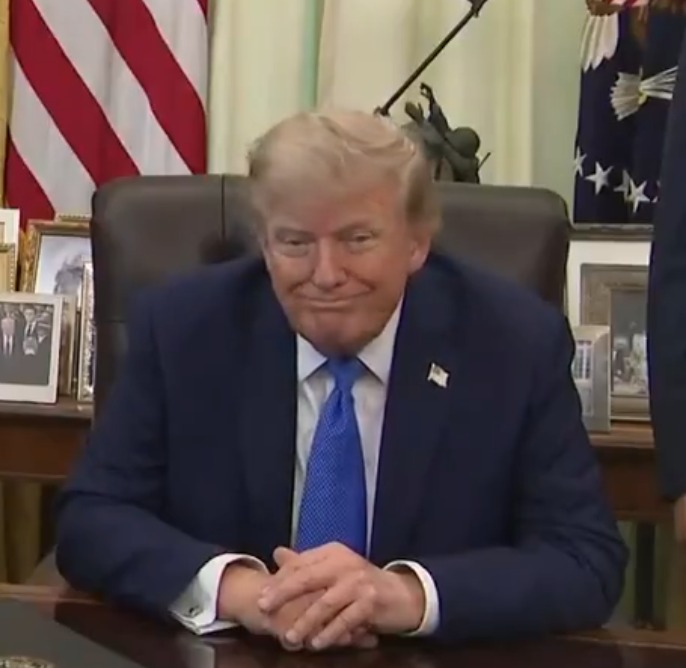 libsoftiktok's tweet photo. BREAKING: Trump just signed TWO new Executive Orders on Birthright Citizenship

- denies birthright citizenship for foreign enemies such as foreign terrorists

- cracks down on abusive birth tourism

LET'S GO 🇺🇲 https://t.co/ch4YysmF9q