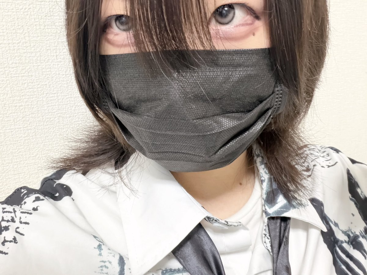 himoten1010's tweet photo. Tiktokのスーパーファン限定カラオケ配信リクエスト歌ったりしてめちゃくちゃ楽しかったﾅｰﾝ!!!絶対明日もやるー!
これは今日の初グレーカラコンの私ﾅｰﾝ https://t.co/dkjSp7NoDB