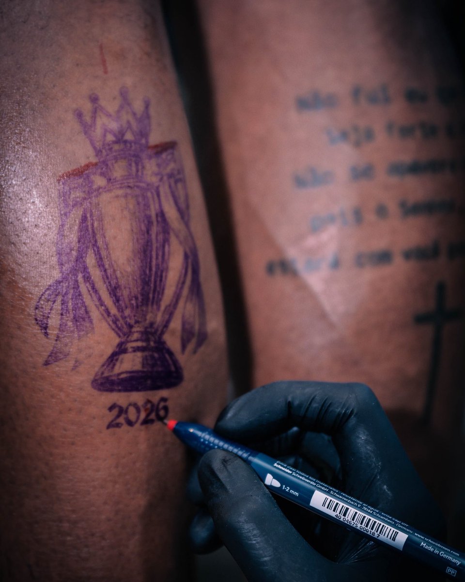 afcstuff's tweet photo. Gabriel Magalhães’ new leg tattoo, marking Arsenal’s 2025/26 Premier League title win. ❤️‍🔥🏆

📸 diegosantosink on Instagram https://t.co/k0kK4wIE6K
