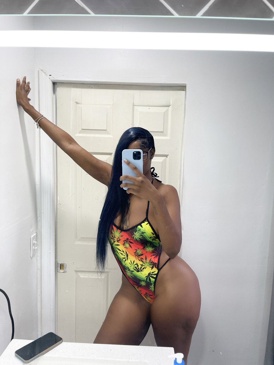 desiresaniixo's tweet photo. happy jamaica independence dayyy from ya baddest hot gyalll😏🇯🇲🇯🇲🇯🇲😈🥵 https://t.co/UQ4gQWgbXq