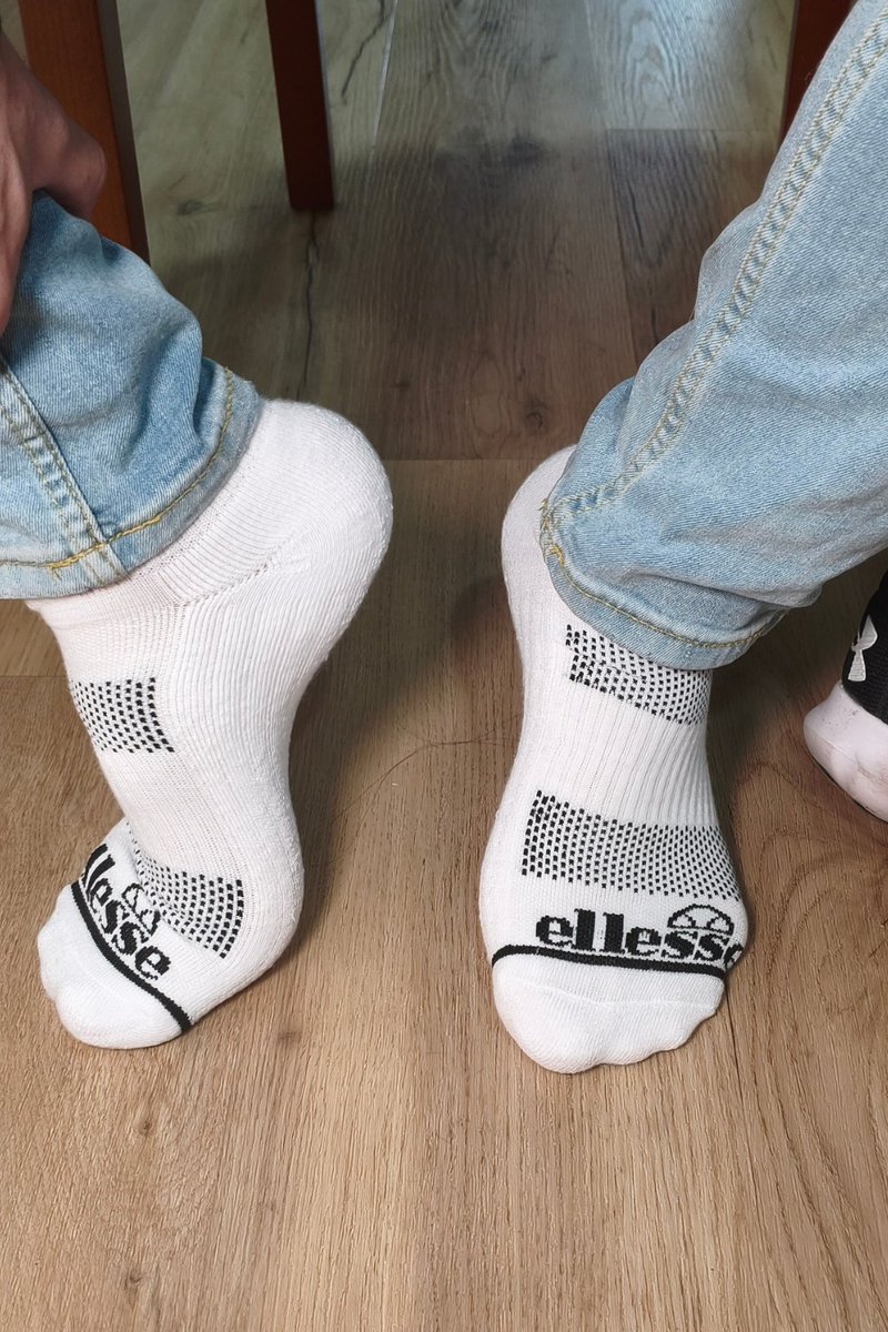 PaceAndSocksAS's tweet photo. Arch flexing in white Ellesse socks &amp; light denim =)

#socks #WhiteSocks #Menswear https://t.co/2EOIK742hl