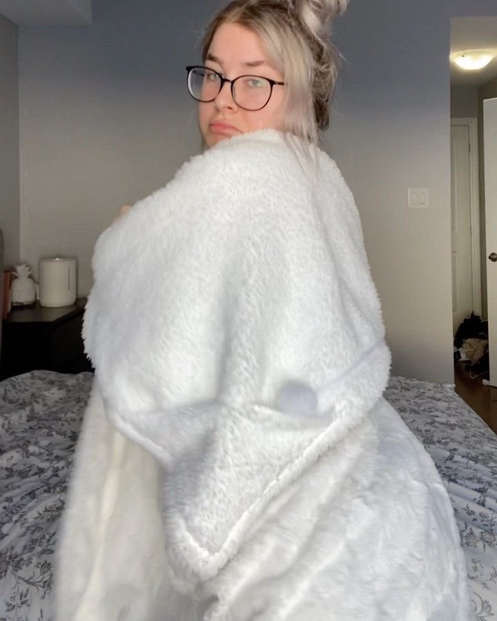 stellabackup43's tweet photo. Sleep tight , think of me🥰🥰 https://t.co/2LgUKlgABv