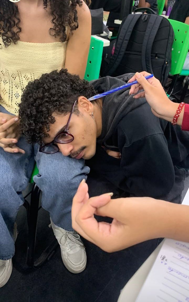 L0verfullbones's tweet photo. to achando cada foto perdida aqui e todas na sala eu to assim com cara de coitado https://t.co/cs9ndht0lD