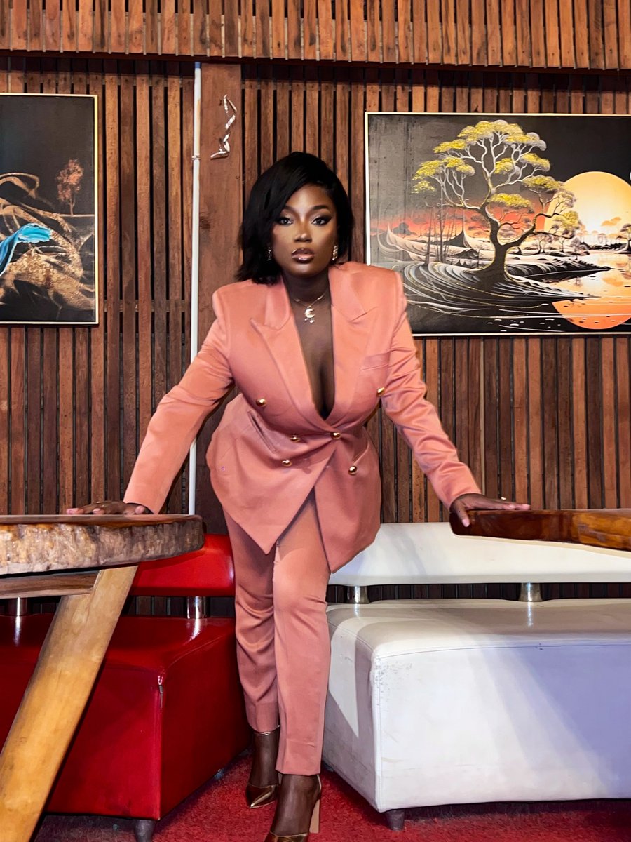 EFYA_Nokturnal's tweet photo. Feeling Nu Ye Deep..!🐉🔥👑🙏🏾💋 https://t.co/NTnrOpaDaK