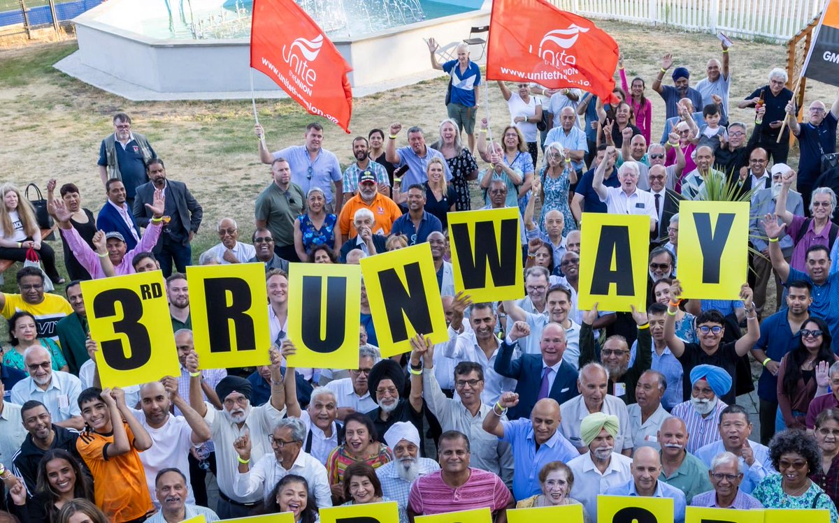 Unite4Heathrow's tweet photo. It was brilliant to gather with our friends @BackHeathrow in Hounslow this week.   We’re working with the community to make sure Heathrow 3rd runway, with its jobs bonanza, gets built. https://t.co/UHT9DtLgCa