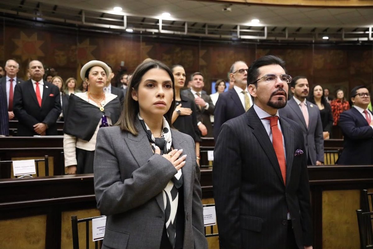 CJudicaturaEc's tweet photo. 🇪🇨 La presidenta del Consejo de la Judicatura, Mercedes Caicedo Aldaz (@mechascaicedo), participó en la Sesión Solemne organizada por la @AsambleaEcuador con motivo de la conmemoración de los 217 años del Primer Grito de Independencia.

Este acto reunió a autoridades nacionales, representantes de distintas instituciones del Estado e invitados especiales para destacar el acontecimiento que marcó el inicio del proceso independentista del país.

#JusticiaConIndependenciaCJ ⚖️