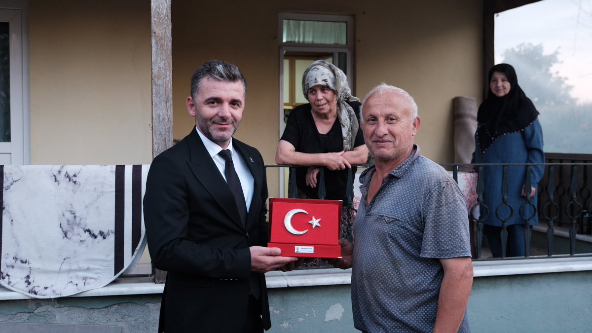 samet__caglayan's tweet photo. 📍 Doğancılar Mahallemizdeyiz

İlçe Kadın Kolları Başkanımız, İlçe Gençlik Kolları Başkanımız, İlçe Yöneticilerimiz, İl Kadın Kolları Yöneticilerimiz ve İlçe Gençlik Kolları Yöneticimiz ile birlikte;

Doğancılar Mahalle Başkanımız Seyit Ali Aydın’ı ziyaret ederek hasbihal ettik.

Samimi ev sahipliği ve nazik misafirperverliği için kendisine teşekkür ediyor, mahallemize yönelik çalışmalarında başarılar ve kolaylıklar diliyoruz.

Birlik ve beraberlik içerisinde, hemşehrilerimize hizmet yolunda mahallelerimiz için durmadan çalışmaya devam ediyoruz.