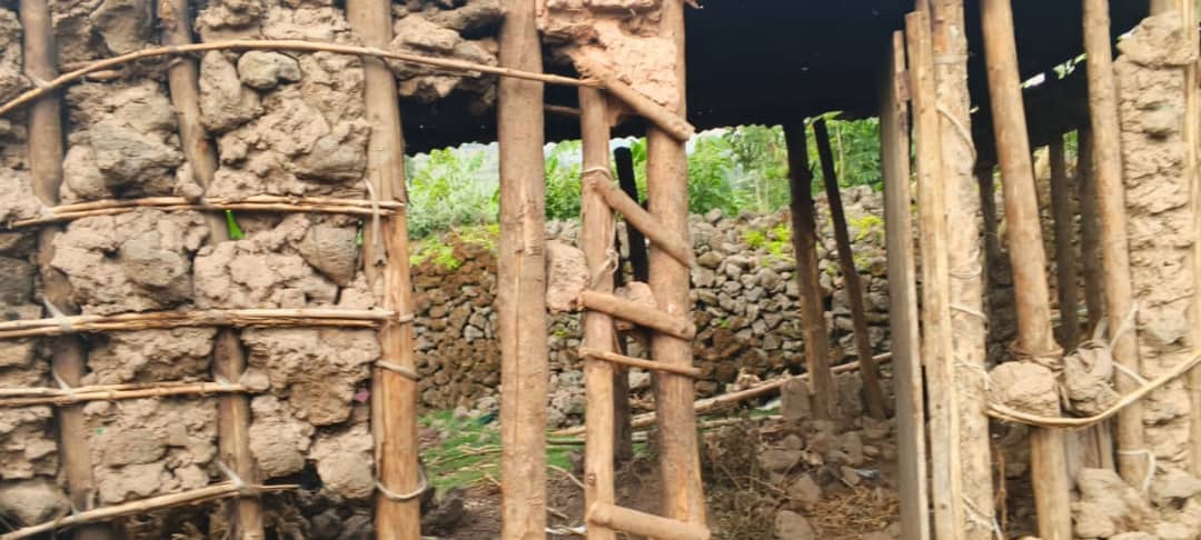 AKepher's tweet photo. This is kanyamahoro primary school in murora subcounty,  kisoro district, A government aided school.the head of @StatisticsUg Chris mukiza and former member of parliament Dr Nsababuturo come from this area. @BalaamBarugahar you think there's no corruption around? @JanetMuseveni @KagutaMuseveni @muho