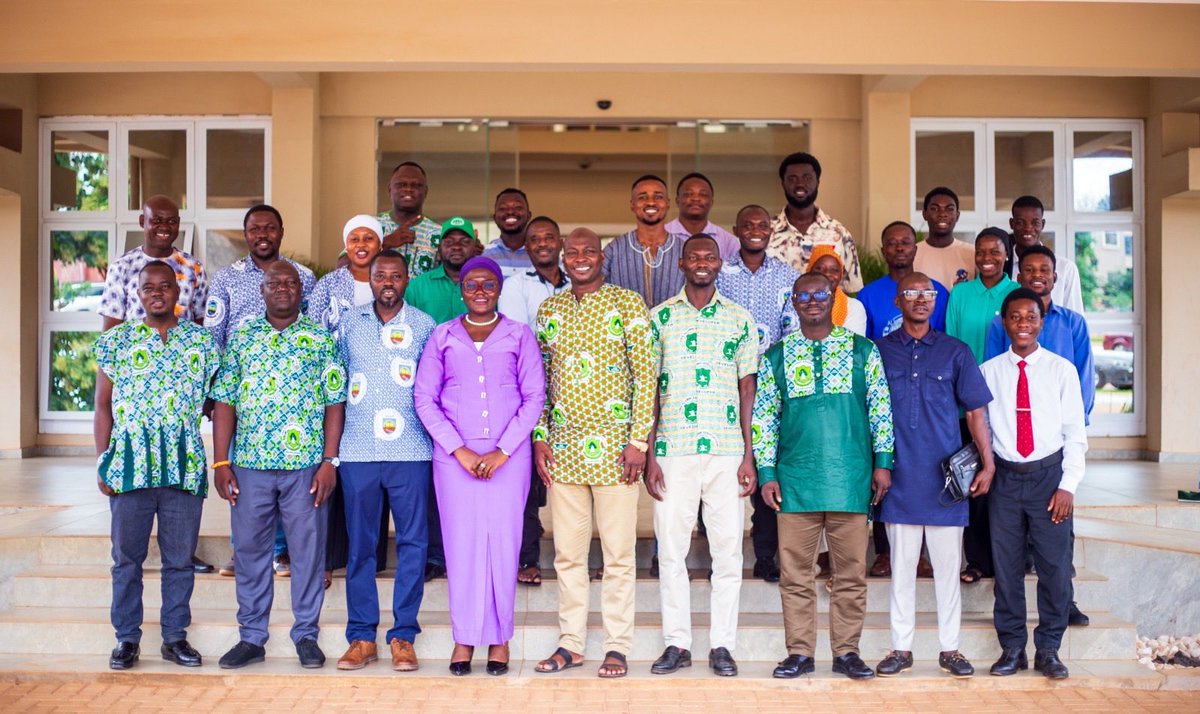 Alumni_UENR's tweet photo. 𝗔𝗟𝗨𝗠𝗡𝗜 𝗠𝗢𝗡𝗧𝗛 𝗢𝗙 𝗔𝗨𝗚𝗨𝗦𝗧 𝗖𝗘𝗟𝗘𝗕𝗥𝗔𝗧𝗜𝗢𝗡 

The Alumni Learning Session, was successfully organised with the UDS Alumni Association, providing an opportunity to share experiences, best practices and ideas on strengthening alumni engagement

#UENRisHome https://t.co/HMFVVh7wmO