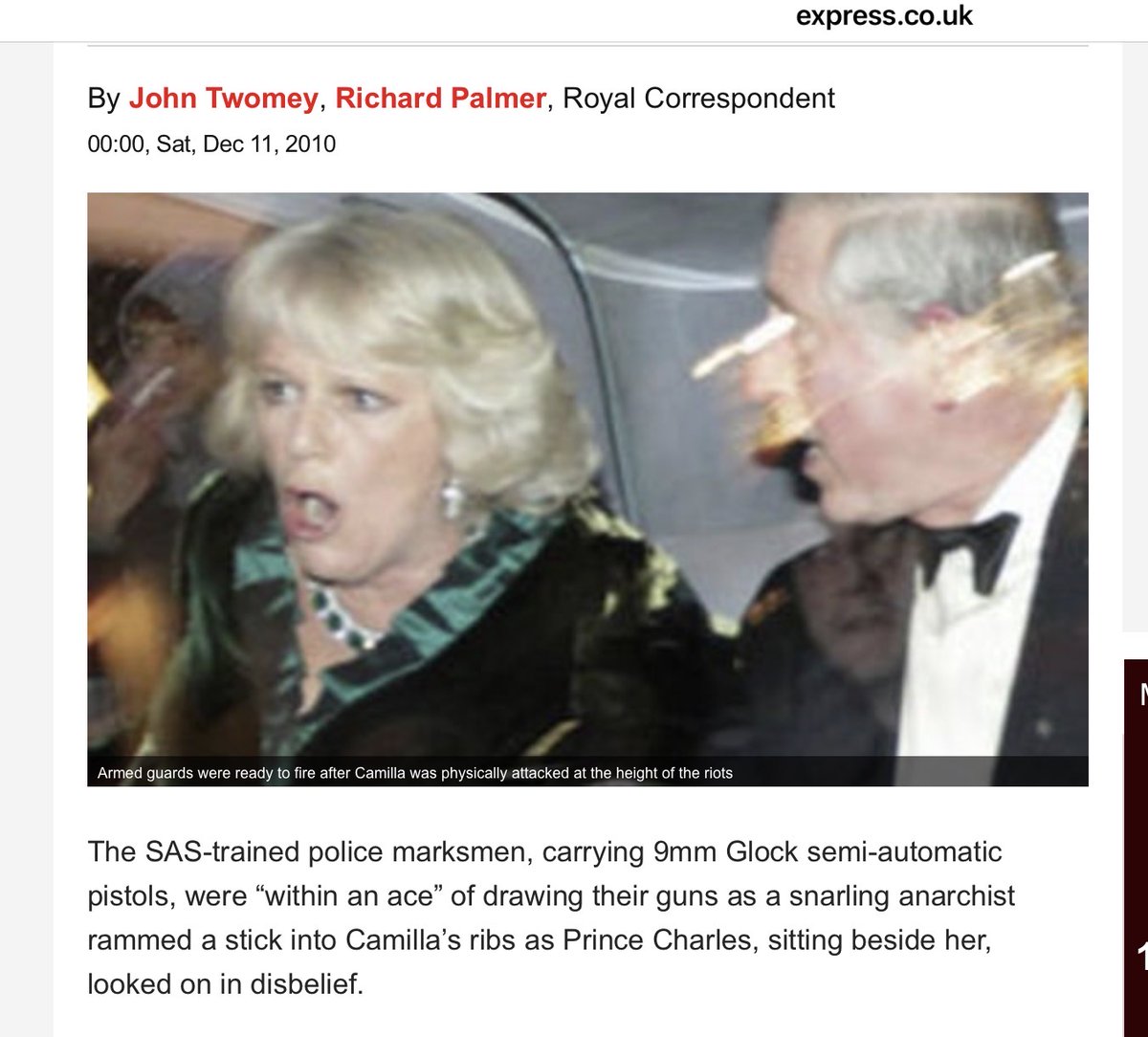mccarthyest22's tweet photo. Re 𝐏𝐨𝐰𝐞𝐫 𝐅𝐚𝐢𝐥𝐮𝐫𝐞 that brought NE Trains🚂 to a grinding halt. Is that not the King standing there in the Manchester Station concourse near a big-bellied PM Double. B4 you think it is a strange thought, look at pics of previous traumas⬇️. #Newsnight #KingCharles #BBC https://t.co/Fg4bKwMiX7