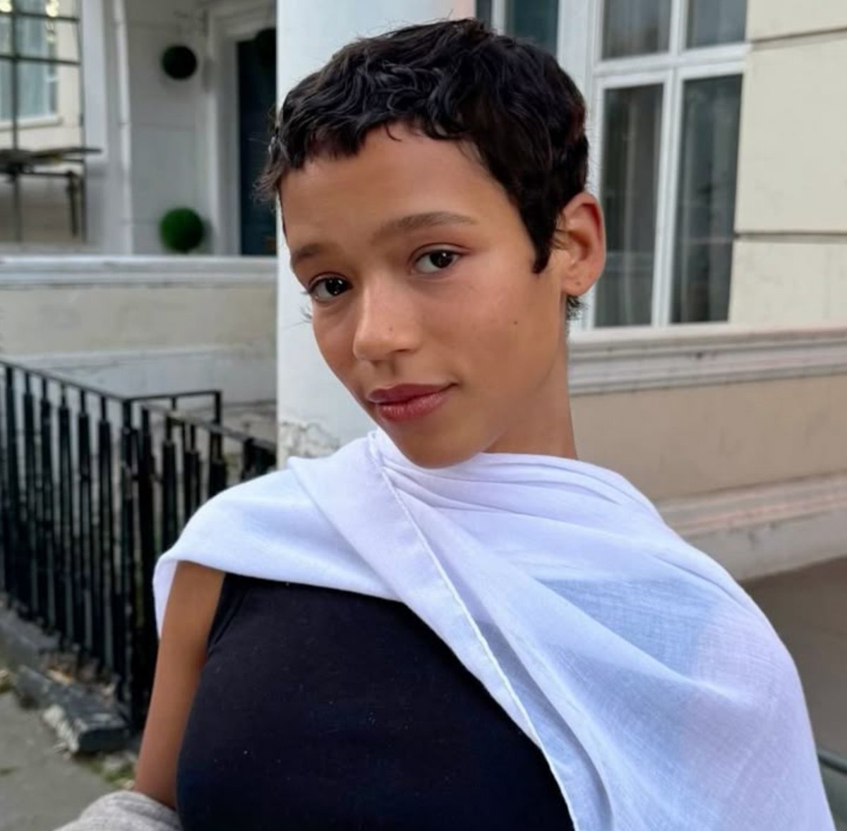zenssdayaa's tweet photo. I love a pixie cut it's so chic https://t.co/2m5aZiRNKp
