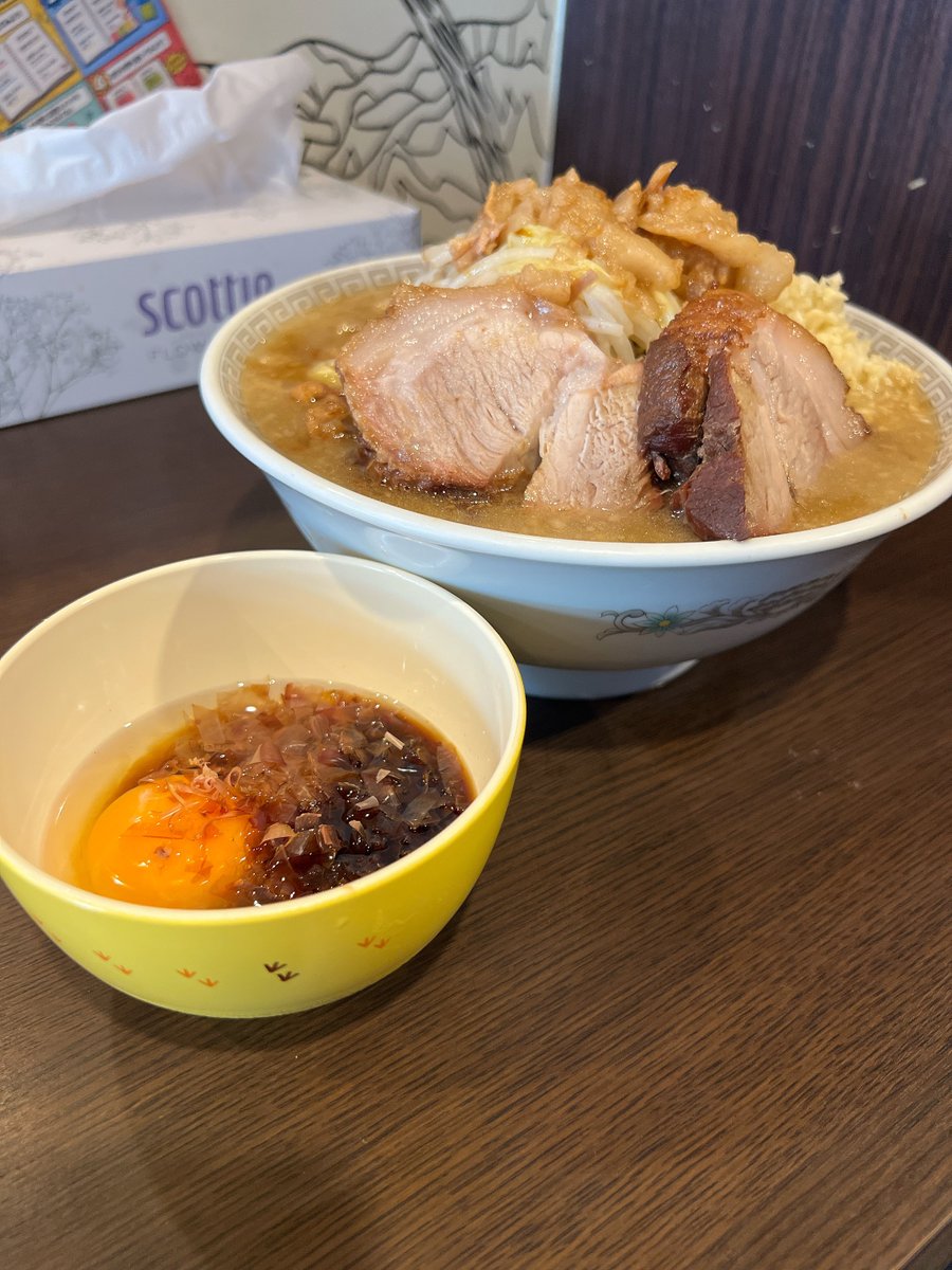 HitotsuDWS's tweet photo. おはようございます！
8/7（金）本日昼夜営業です！
11:00〜14:00
18:00〜22:00

サッパリトッピングの
ウメポンタマゴ！ポン玉！
最終日です！

土日はネギノリタマゴ！

台風が近づいて来てます！
気をつけてお越しください！ https://t.co/UWTWrzEsxz
