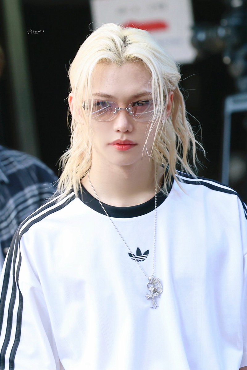 915bbok's tweet photo. FELIX LOOKS SOOOO GOOD https://t.co/k8tAzSsNic