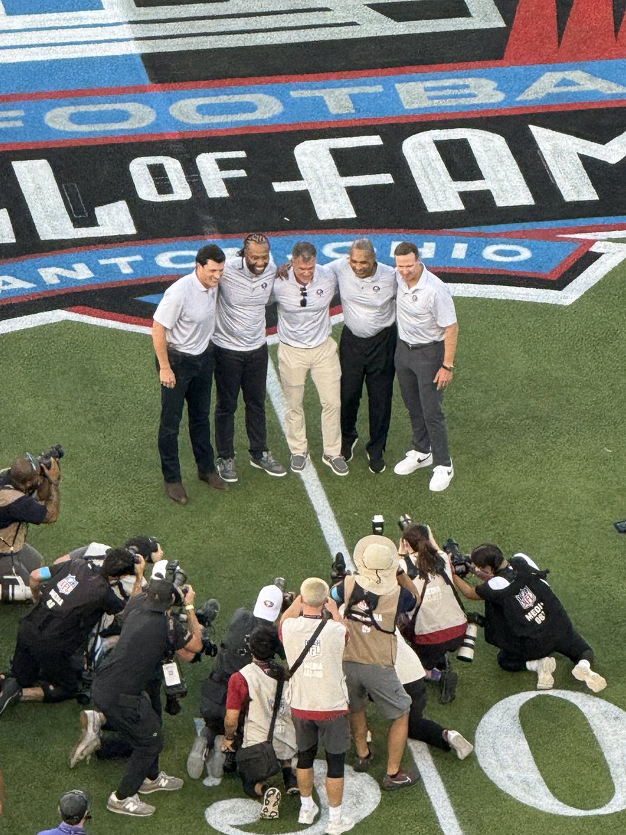 aqshipley's tweet photo. New members of the NFL Hall of Fame!

Very cool moment!!! https://t.co/jinGq9UcjQ
