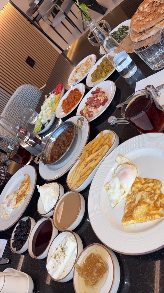 dun23ya's tweet photo. @Khawla_Sattar9 Collecting the best memories🙂‍↔️💕 https://t.co/1OZiJ1yffW