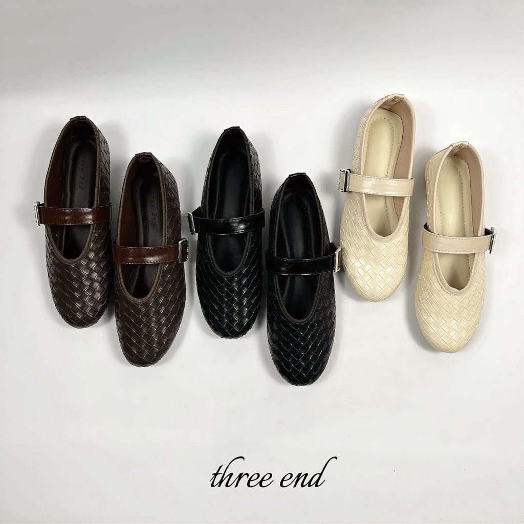 bbiotobi's tweet photo. GUYSS SINII MERAPAATT!!🙀
aku baru aja nemuin toko flatshoes yang lucu banget dan jujurly harga masih under 100k, affordable bangett gak sihh???😭

#nananemuini 
 https://t.co/iFvc2NuOl0 https://t.co/URNHoLasaD