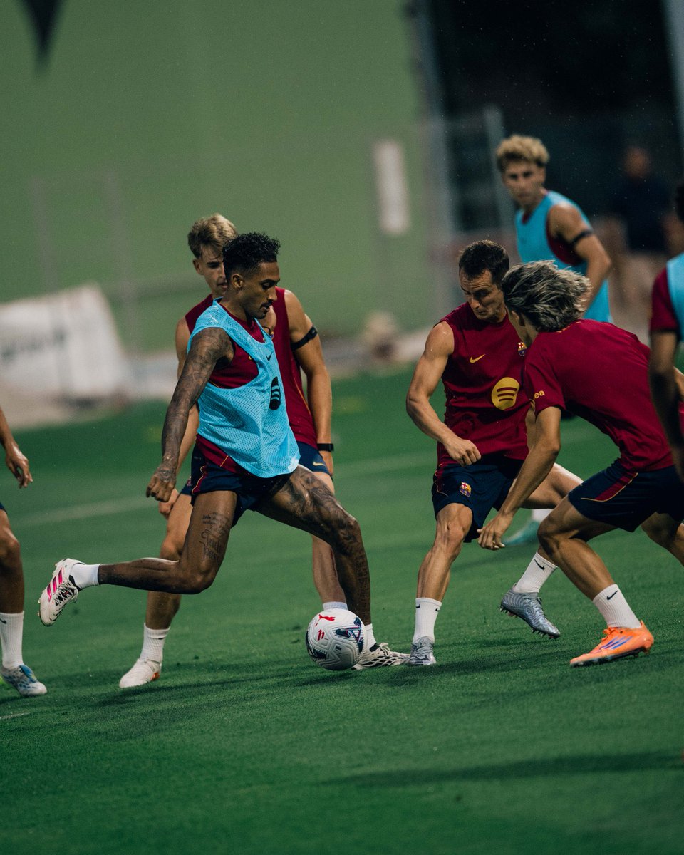 kobbyjr91's tweet photo. Non-stop work at Ciutat Esportiva 💪 💙❤️ https://t.co/hcjr7EmWbR