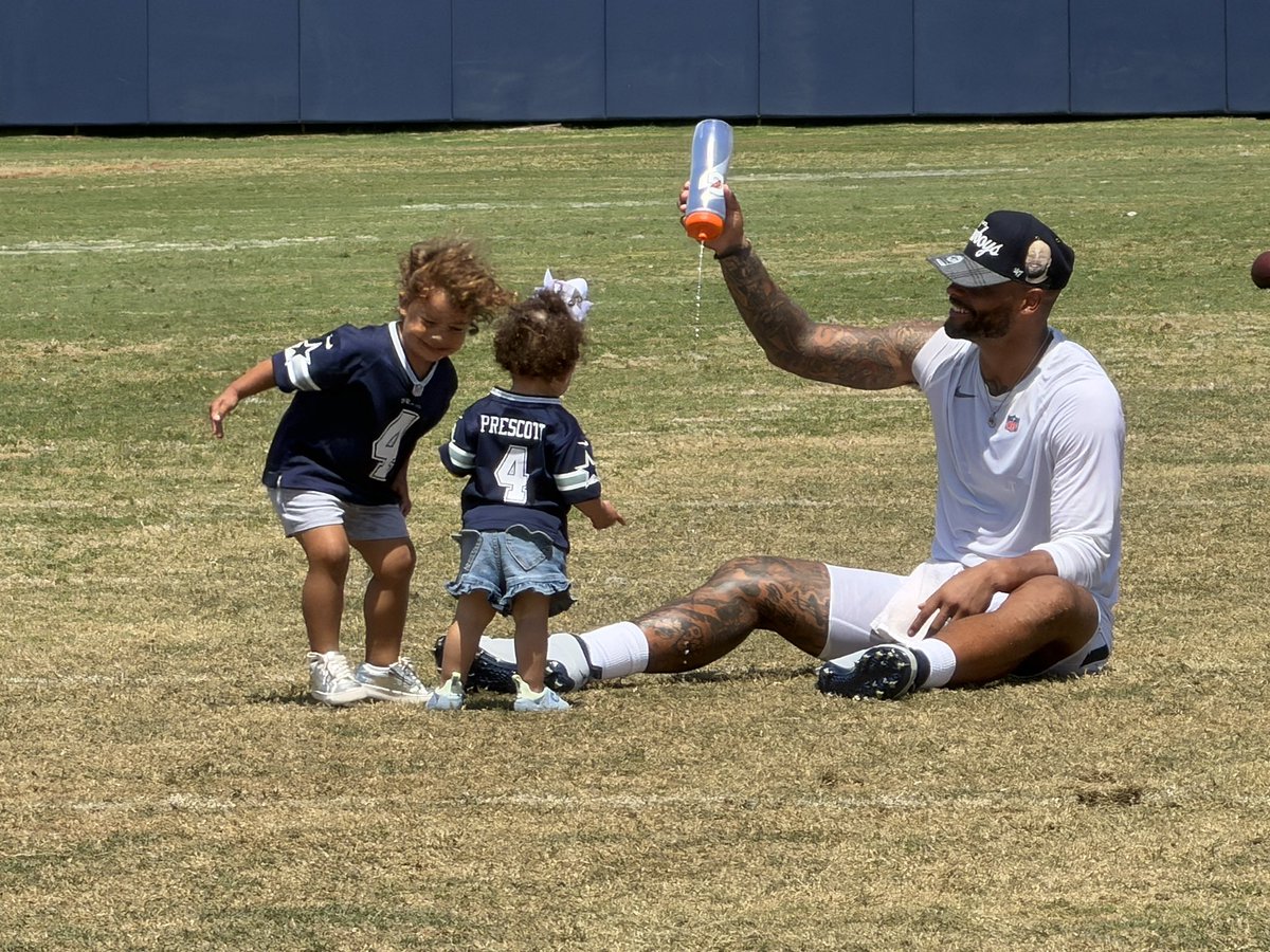 MikeDoocyFox4's tweet photo. After practice, Dak with his daughters. #Foxnard https://t.co/gT6i251LIx