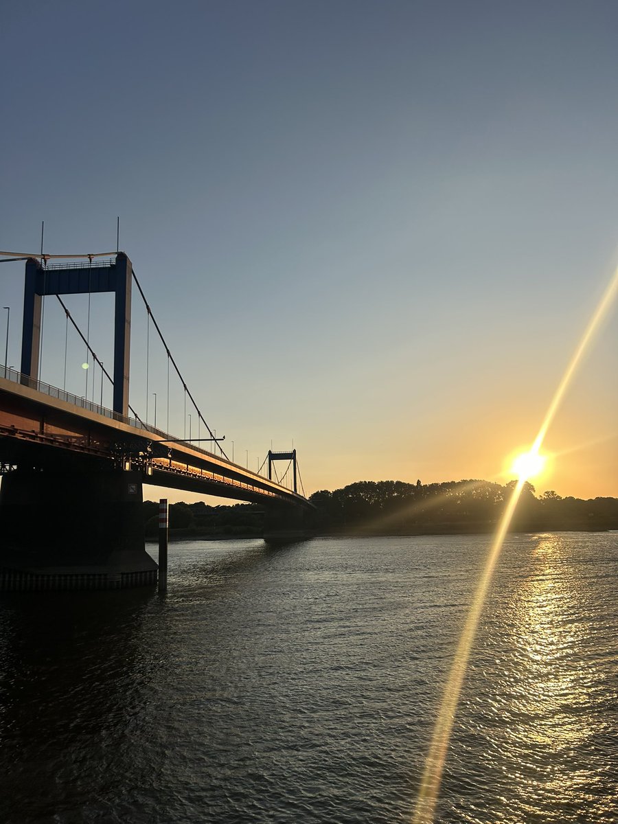 gncmfrt's tweet photo. boğaziçi olsa beğenirdiniz https://t.co/g6Izk73BC4