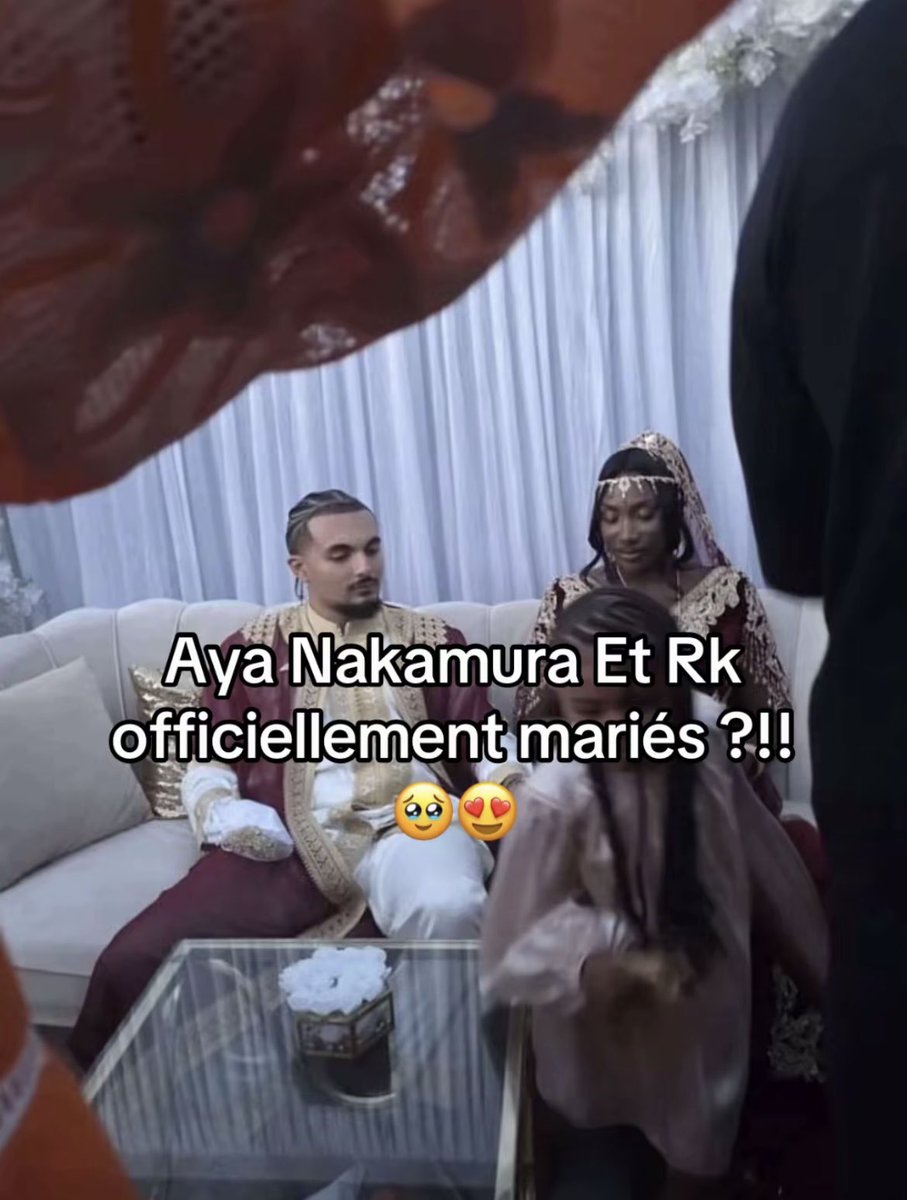 KeloneC's tweet photo. Aya Nakamura du bonheur dans ta nouvelle vie, RK tu as eu le gros lot, donc occupe toi bien d’elle. Reine de France 😍😍 https://t.co/JsC7UF6mhR