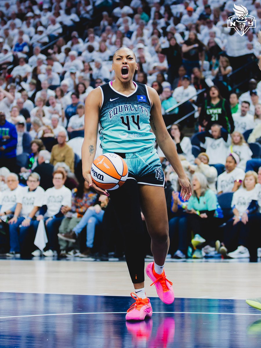 nyliberty's tweet photo. 👑🐝🩷 https://t.co/vj4HkSQqor
