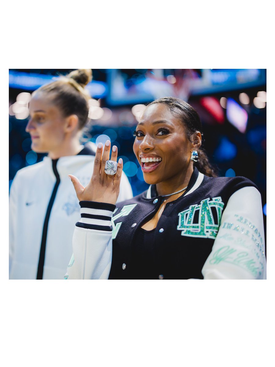 nyliberty's tweet photo. 👑🐝🩷 https://t.co/vj4HkSQqor
