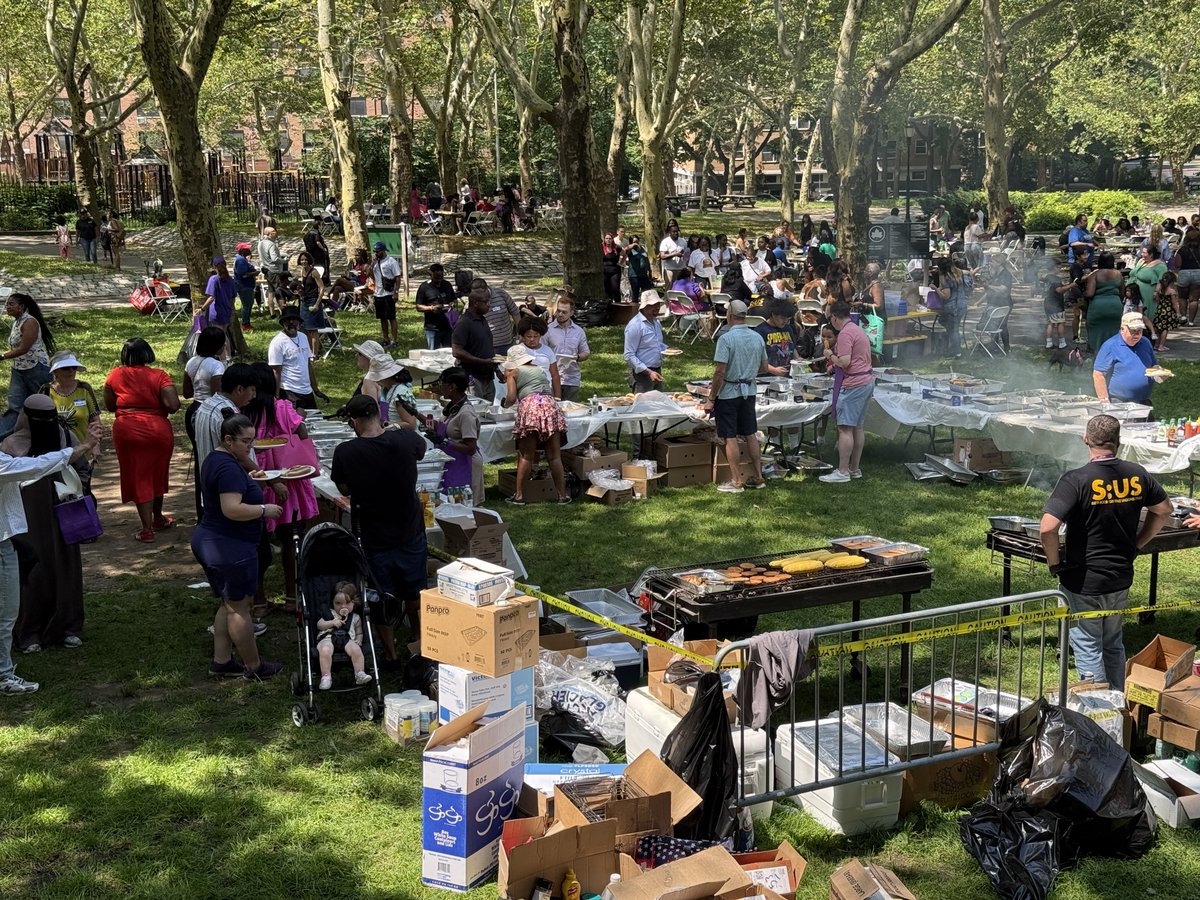 sus_org's tweet photo. What a fantastic day to celebrate S:US’ Family &amp; Friends Picnic at @fortgreenepark! Thank you to all who joined us to honor our staff and the work we do to support and serve people with #disabilities, people in #poverty, and people facing #homelessness throughout #NYC. https://t.co/ocAwJMtGQT