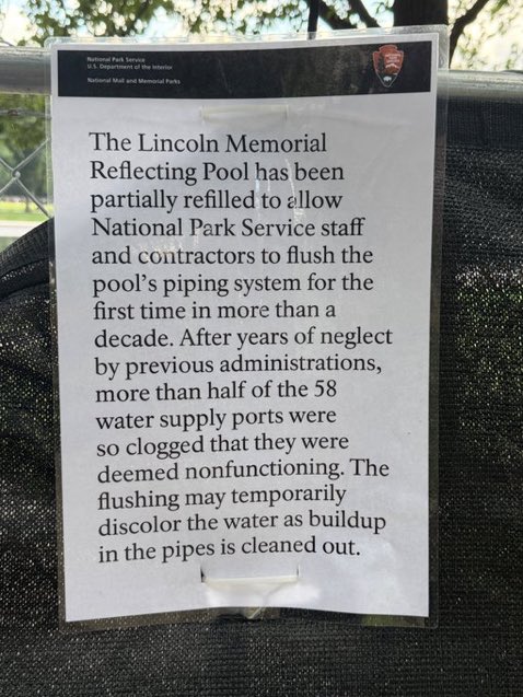 WUTangKids's tweet photo. .@NatlParkService should be embarrassed putting up this bullshit at the reflecting pool https://t.co/H9TyZmMeYH