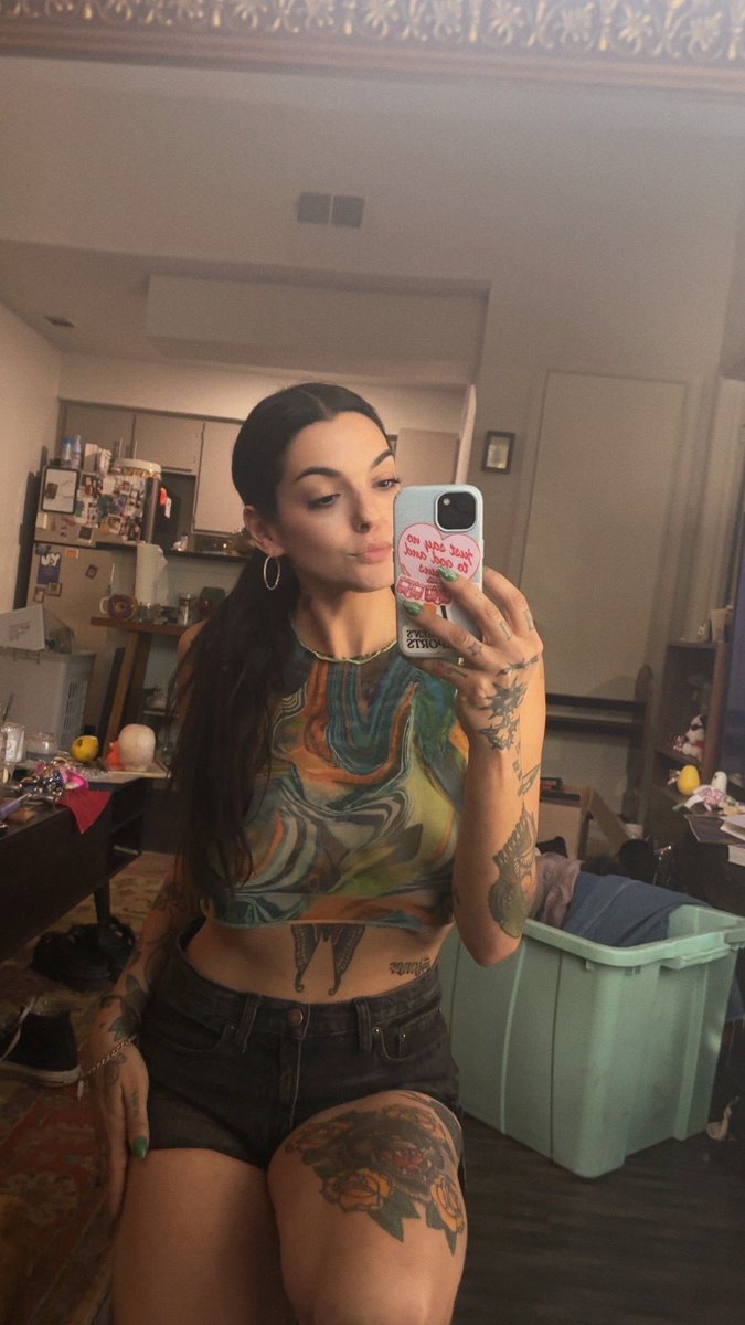violetvosss's tweet photo. Hi beautiful angels. Work sucked today and I wanna treat myself to dinner. Will send a custom of your choice for $20. Dm me 🩷 https://t.co/5l9zO7rXuu