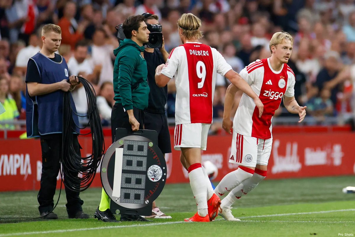 Inside_020's tweet photo. 👀 What did you make of Julian Brandt’s first minutes in an Ajax shirt today? 👇 #Ajax #ajashe https://t.co/uVtjz0lxVB