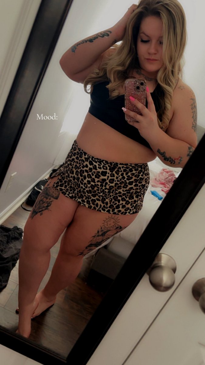 xxbarbiie_xo's tweet photo. Yall liked the last bikini pics so here’s more. Feast on 😈🥵💦 https://t.co/WAdZvKpjMZ