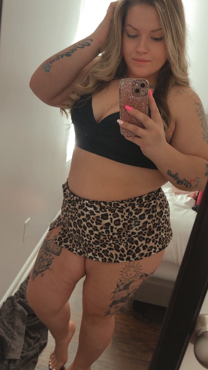 xxbarbiie_xo's tweet photo. Yall liked the last bikini pics so here’s more. Feast on 😈🥵💦 https://t.co/WAdZvKpjMZ