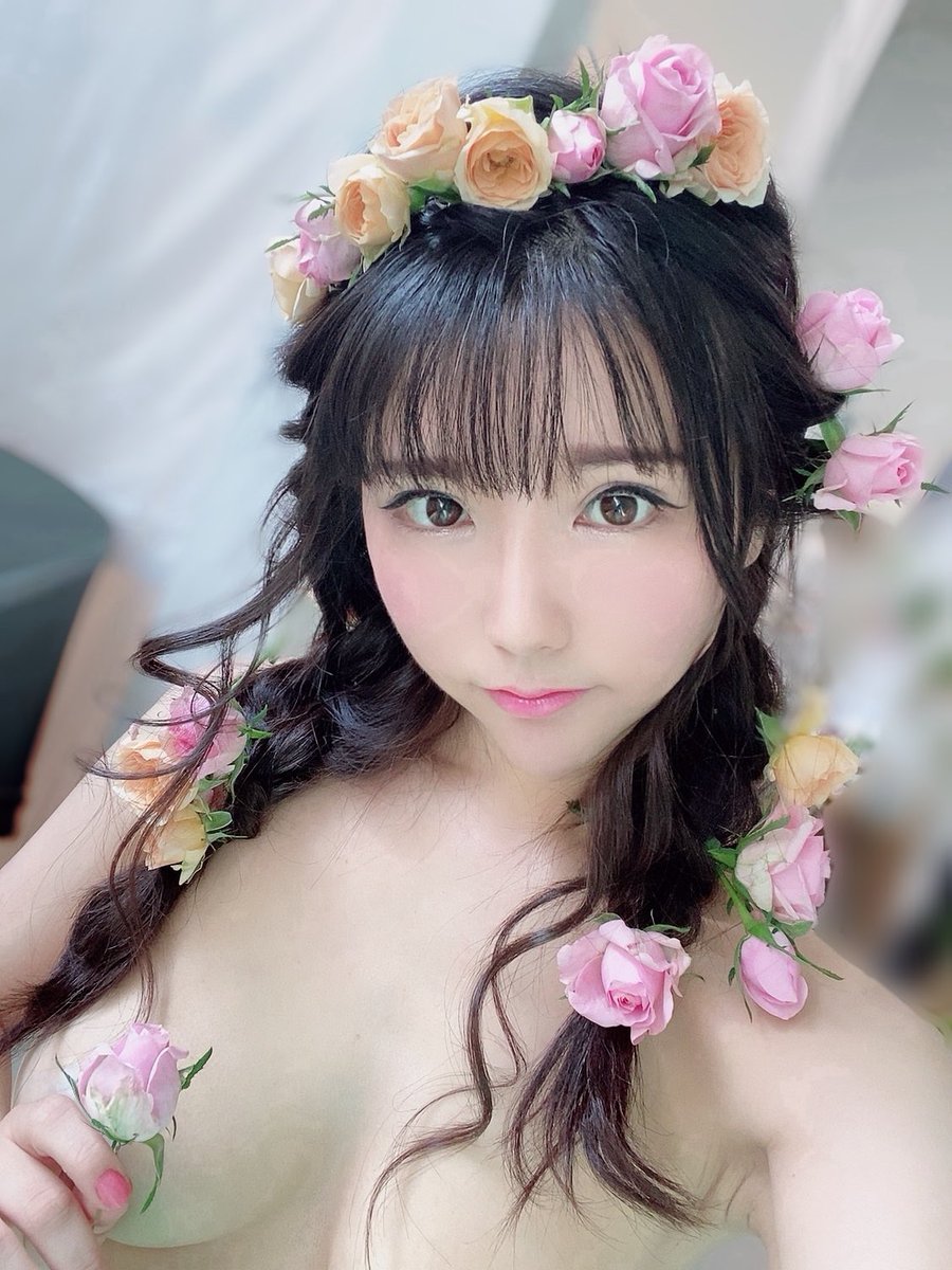wakakimoe319's tweet photo. おはにゃんです💐

お花の日👃 https://t.co/IvUMneVcDW