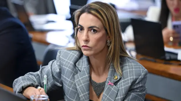 bolsonarotv_'s tweet photo. 🚨URGENTE | Gilmar Mendes dá 15 dias para Soraya Thronicke esclarecer denúncia contra Alfredo Gaspar. 

Na decisão, Gilmar determinou que Soraya forneça elementos que possam ajudar na identificação dos autores de mensagens anexadas ao processo e apresente dados relacionados a ligações telefônicas citadas nos autos.