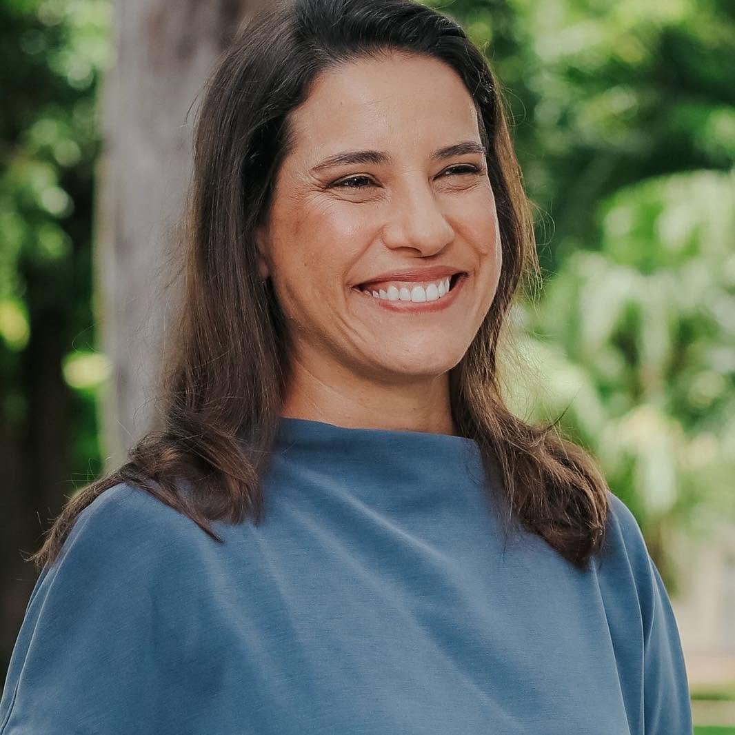 poptime's tweet photo. Raquel Lyra, candidata à reeleição do governo de Pernambuco, declarou patrimônio de apenas R$359 mil, com conta bancária de R$1 e apartamento de R$289 mil.

Segundo ela, o seu patrimônio aumentou apenas R$ 19 mil em quatro anos de mandato como governadora do estado. https://t.co/gO0U80cewr
