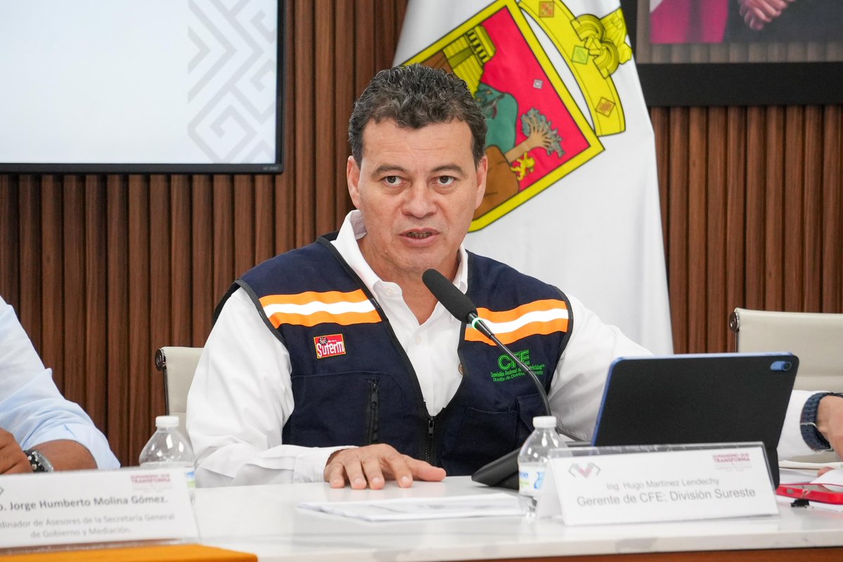 SGGMChiapas's tweet photo. Siguiendo la instrucción de @ramirezlalo_ de fortalecer los servicios públicos mediante la coordinación institucional, @Dulce_MRO , recibió a presidentas y presidentes municipales de las regiones Istmo-Costa y Soconusco para dar seguimiento a la agenda con la CFE. https://t.co/zSWAXLq35f