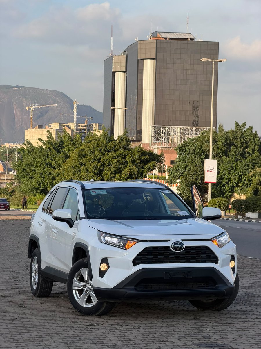 Sadiqmuye01's tweet photo. FOREING USED TOYOTA RAV4 XLE 2020 MODEL WITH ORIGINAL DUTY IS AVAILABLE FOR SALE.
-🏷️:44M
DM OR CALL
☎️08169844816
📍ABUJA
NATIONWIDE DELIVERY☑️☑️☑️☑️
#Davido #Bashir #MayD #Rodri https://t.co/704dB3ygjK