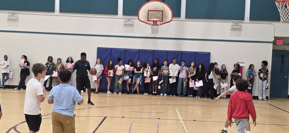 LCMS_MS's tweet photo. The Pride just got a whole lot louder! Our newest ๐ฆ took over LCMS for #CubCamp finding classrooms, making new friends, & proving they're pros at having fun! Mission accomplished: less first-day jitters, more excitement! Now all that's left is for Mday to get here already! https://t.co/S4krjMrYZW