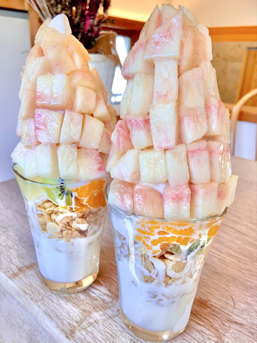cafekasane's tweet photo. おはようございます☀️今週も甘〜いもも🍑たくさんあります😊

お盆は通常通り8日(土)〜12日(水)営業させて頂きます13日(木)14日(金)は定休日15日(土)〜19日(水)通常通り営業させて頂きます😃

よろしくお願いします☺️

#愛媛県　#西条市　#愛媛カフェ　#西条カフェ　#愛媛グルメ　#季節のパフェ https://t.co/Bqd2nllDRl