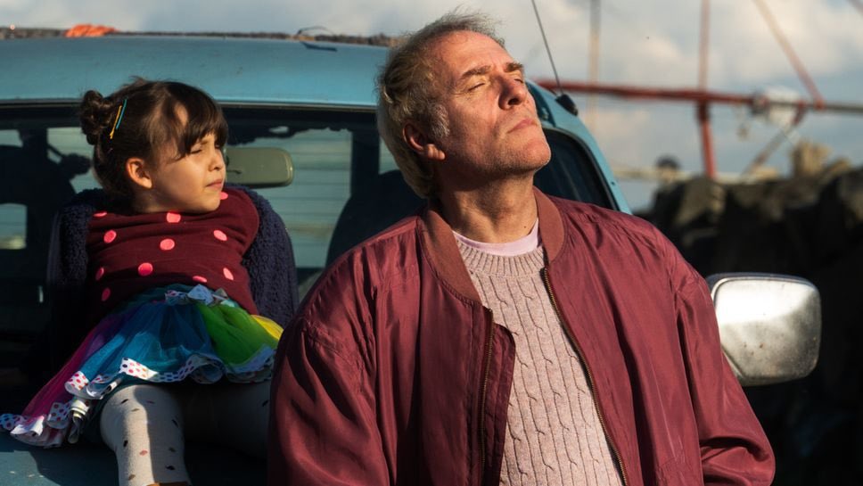 Mister_ig's tweet photo. Balisé et contaminé par l’influence néfaste de l’auteurisme du cinéma américain indépendant, #Armony, à mille lieues de Sean Baker, enchaîne les archétypes dans ce cimetière d’âmes perdues. Un lourd déjà-vu. #Locarno2026 https://t.co/EnFOEXHTSl