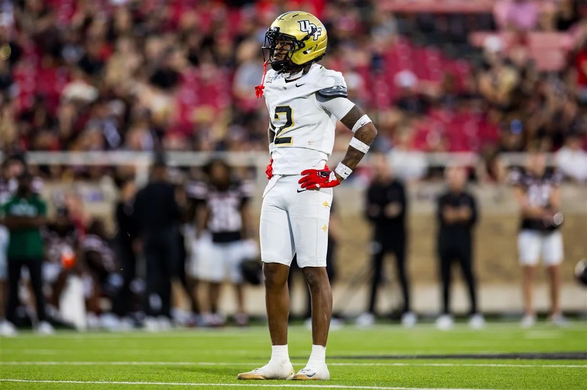 DashJones2_'s tweet photo. Blessed and honored to receive my 13th division 1 offer and my first Big 12 offer from @UCF_Football
@RegJones20
@coachIzFw
@CoachBeerUCF
β
#DashJones
#DashIsland π΄π
#HeirFootball π
#FWFB π¦
https://t.co/X2Z2lxAtbI