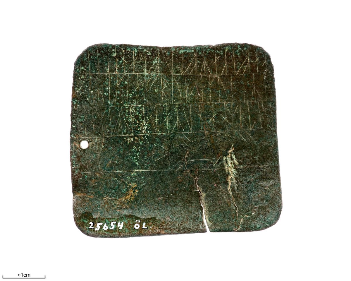 Sagnamadr's tweet photo. A runic amulet from Kvinneby, Sweden, directly connects Thor’s hammer to Neolithic axe-hammers; part of the inscription reads “May Thor protect him with that hammer which came from out of the sea”, referring to how Neolithic axes, or thunderstones, washed up on shores in storms… https://t.co/zFD2QIfnyF