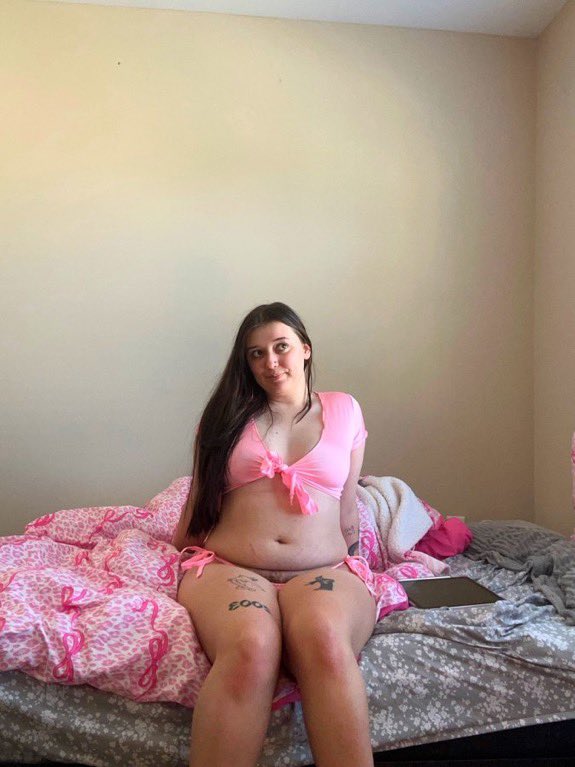MrsWetEmxcx's tweet photo. Just waiting for you to rip this off of me 😮‍💨😈
🔗 👇🏻 

#ginger #mutuals #latina #textme #selling #content #sellingcontent #freak #nsfwtwtً #nsfwtwtًً https://t.co/l0qfo76y69