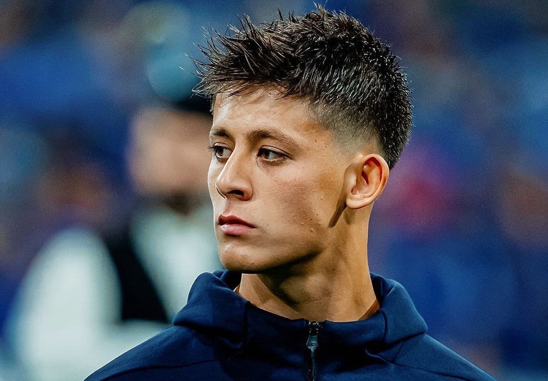 Madridpulse0's tweet photo. 🚨 Arda Güler &amp; Bernardo Silva won't fix what Rodri would.
❌Creativity isn't the problem.
✅Control is.
✅Tempo is
✅Defensive balance is.
✅Winning midfield duels is
Rodri solves all five
✅We need a general, A driver not another artist

🚨Remember this tweet, Madridistas. 👀 https://t.co/QGqjgSTb5S