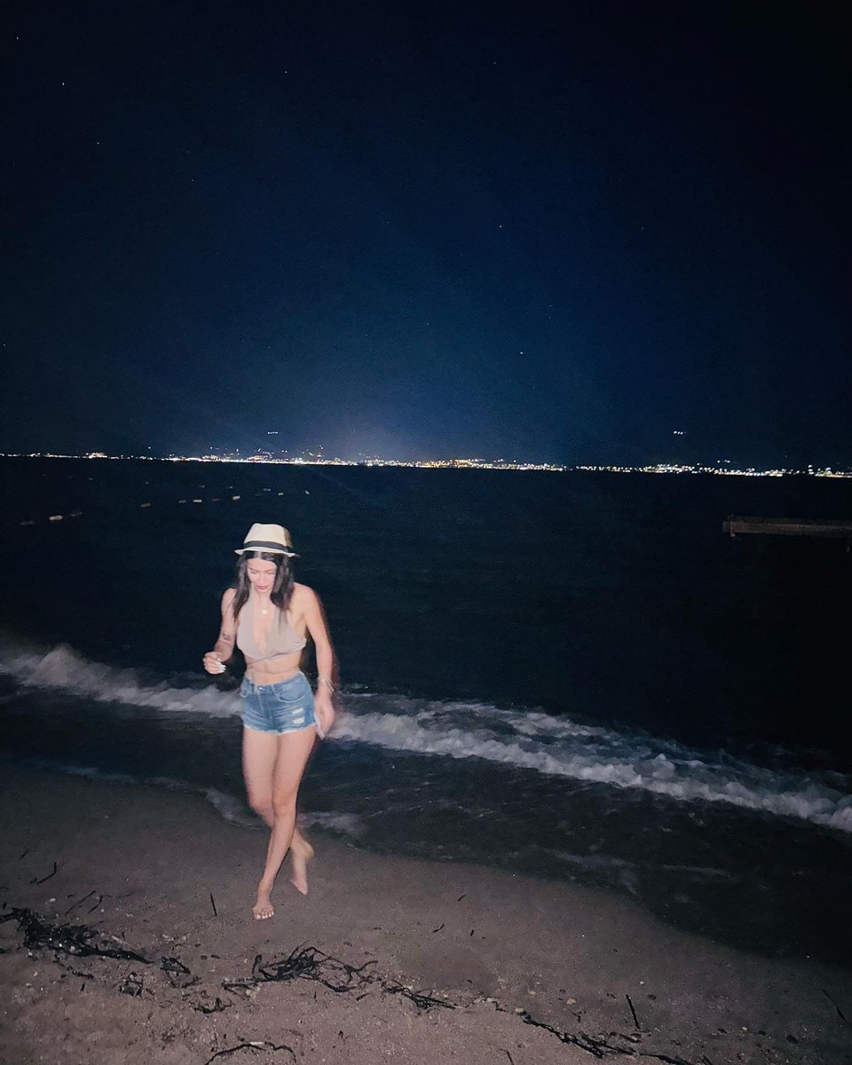devrimozkanedit's tweet photo. Her zamanki gibi, size iyi geceler demeden önce yine onun fotoğrafını bırakıyorum. Çünkü o, bütün güzelliklerin ve iyiliğin kendisi. 🥹💖🌙#DevrimÖzkan https://t.co/EE6GHGI0KE