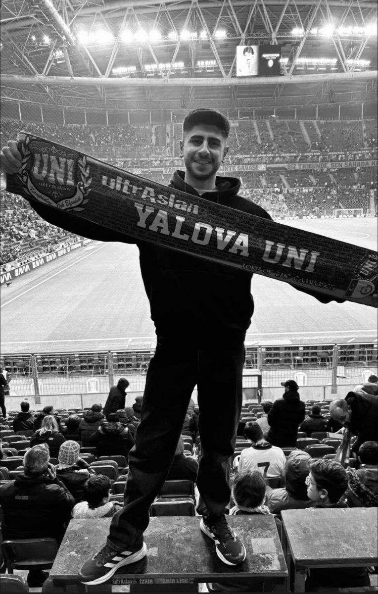 uAUNIBursaTek's tweet photo. ADIN HEP DİLİMİZDE,
YERİN HEP KALBİMİZDE!

Merhum Hüseyin Boz kardeşimizi seneidevriyesinde sevgi, saygı ve rahmetle anıyoruz. Mekanı cennet, kabri nurlar içinde olsun inşAllah.

#ultrAslanUNI https://t.co/GpOCuOMHJz